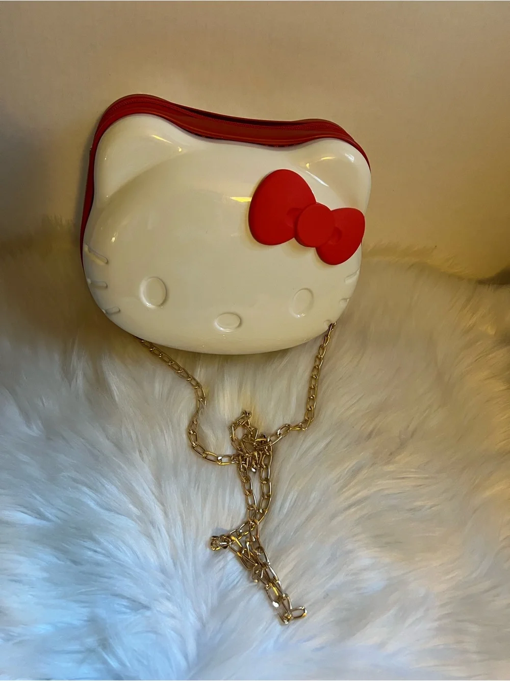 Hello Kitty White and Red Kids Crossbody Purse with Gold Chain